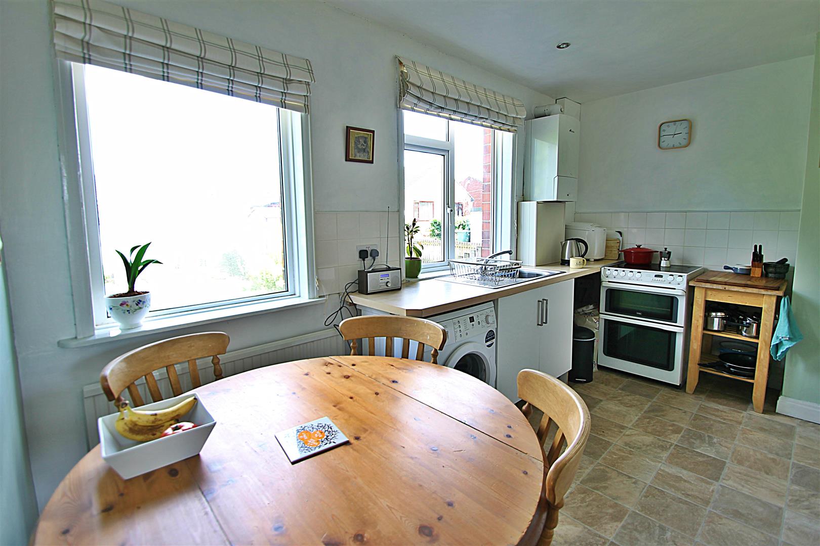 » Park Road, Yeadon, LS19 7EX